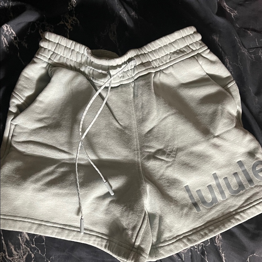 lululemon athletica Women's Light sea foam green Athletic Shorts size 2